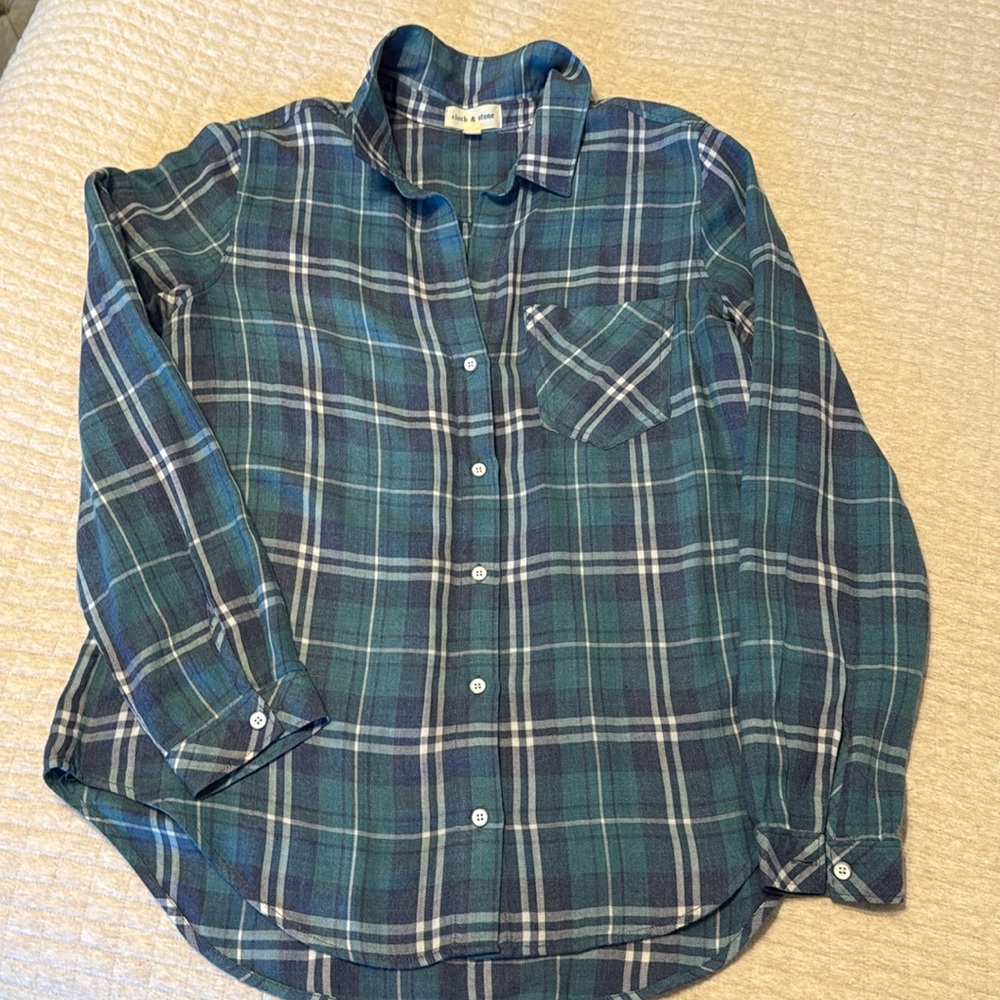 Cloth & Stone Soft Flannel Green & Blue Plaid Button down Size Medium